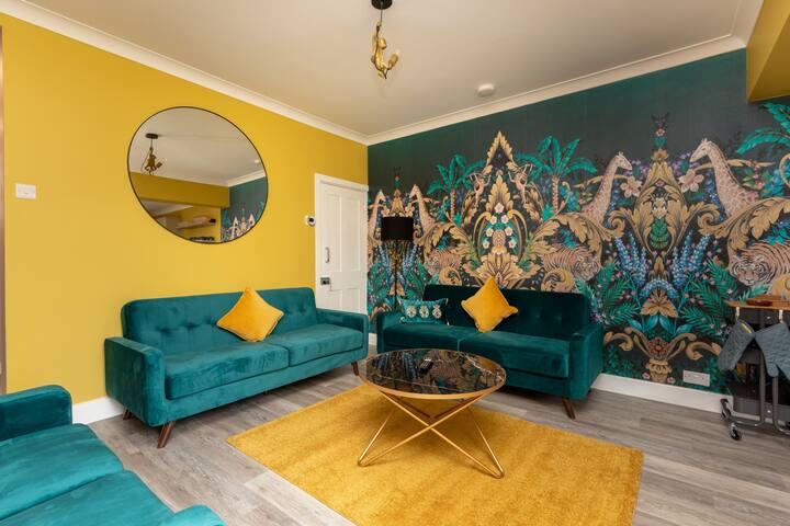 Stylish 4-BR House with Beautiful Outdoor Space | On Site Stays Dartford2