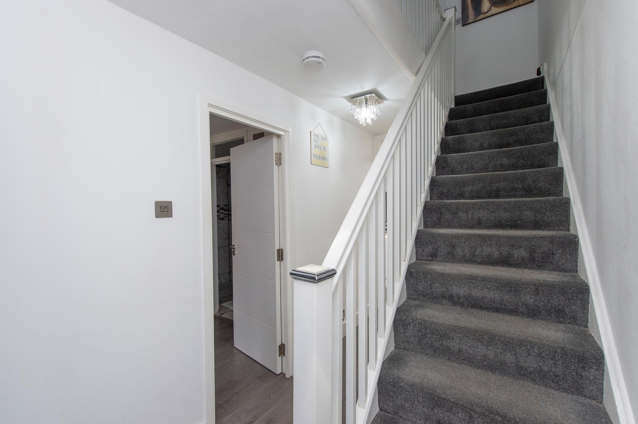 Peckham Large 2 Bath Home w/ Parking & Garden4