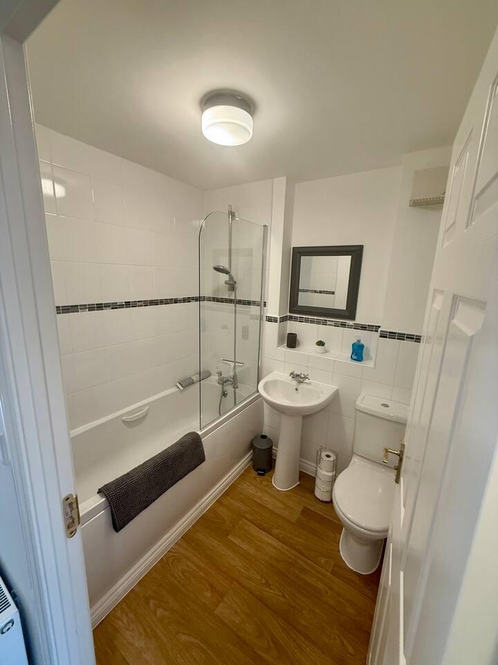 "The Lakes" 3 bed house CBS Arena, NEC / BHX, M66