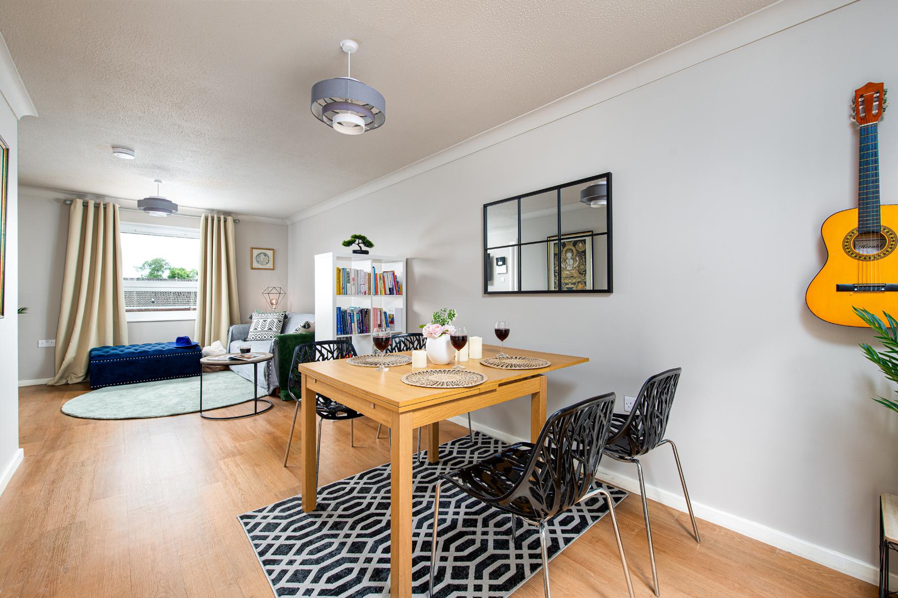Business & Leisure-3Bed House-Parking & Garden6