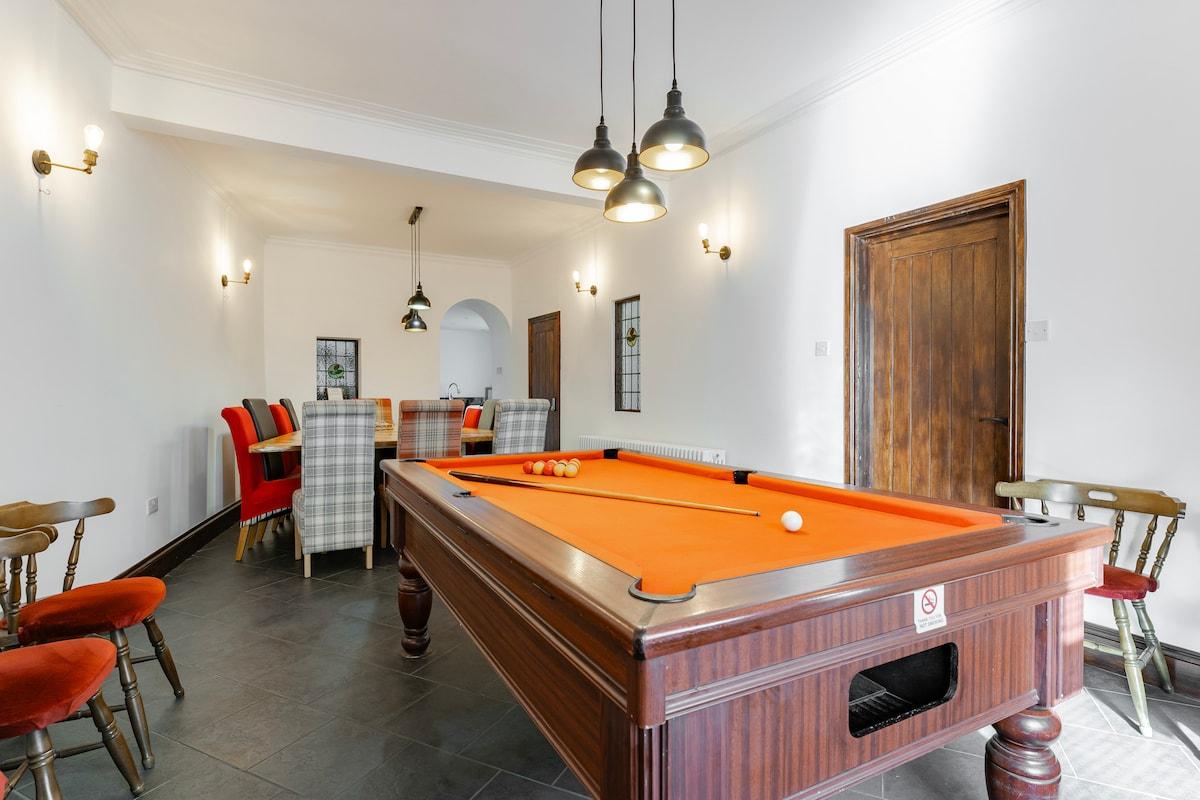 Luxury Townhouse for Hen, Stag & Large Group stays3