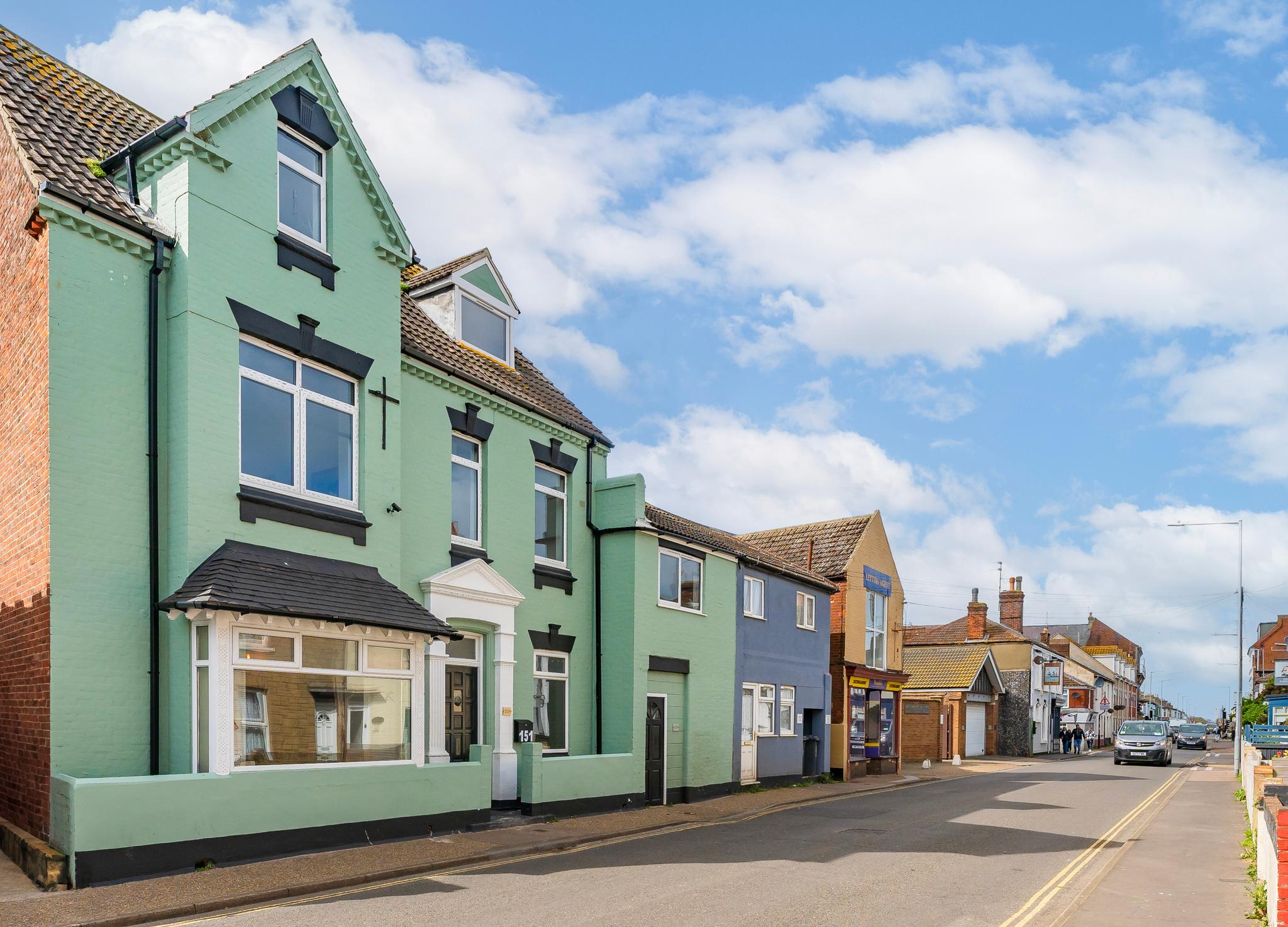 Luxury Townhouse for Hen, Stag & Large Group stays1