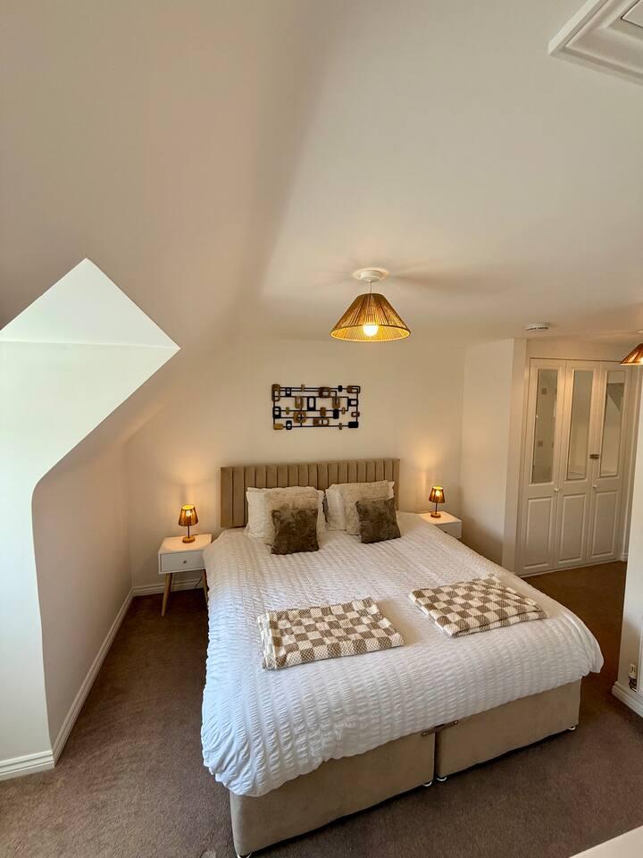 "The Lakes" 3 bed house CBS Arena, NEC / BHX, M63