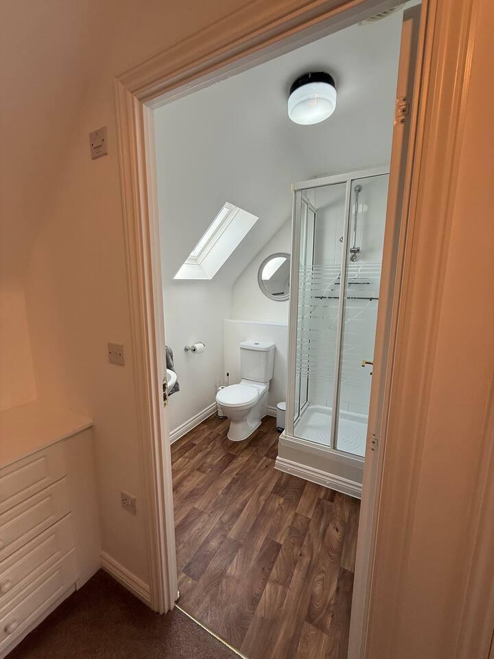 "The Lakes" 3 bed house CBS Arena, NEC / BHX, M64