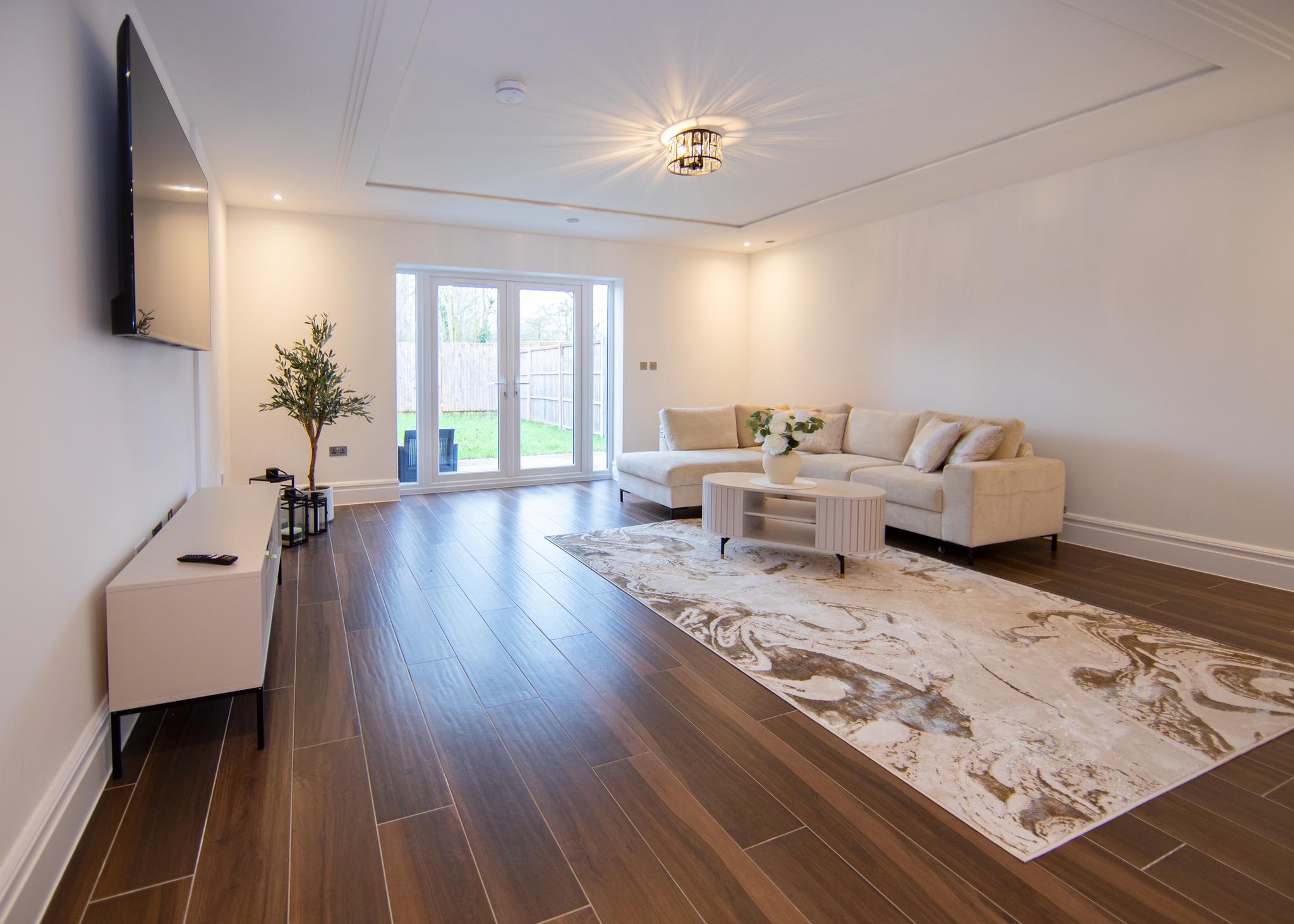Beautiful 4 Bed House - Close to Windsor Castle!5