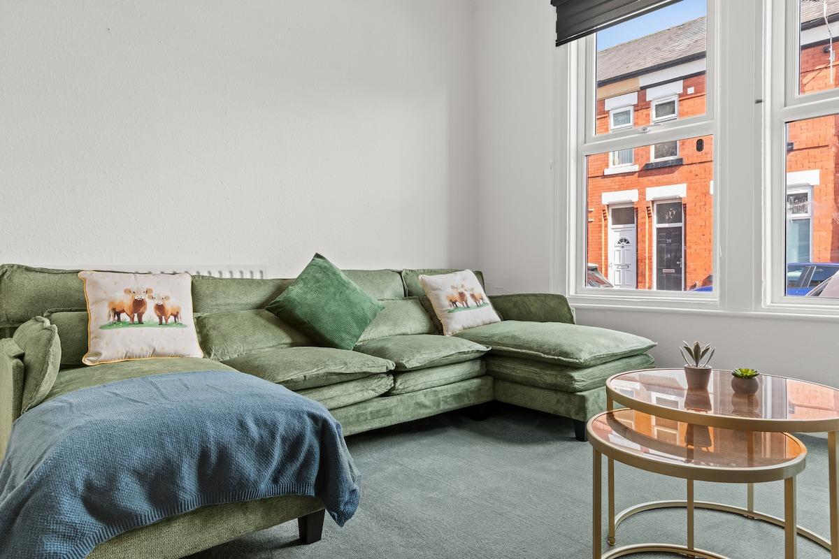 Winsick Residences Fallowfield up to 11 Guests2