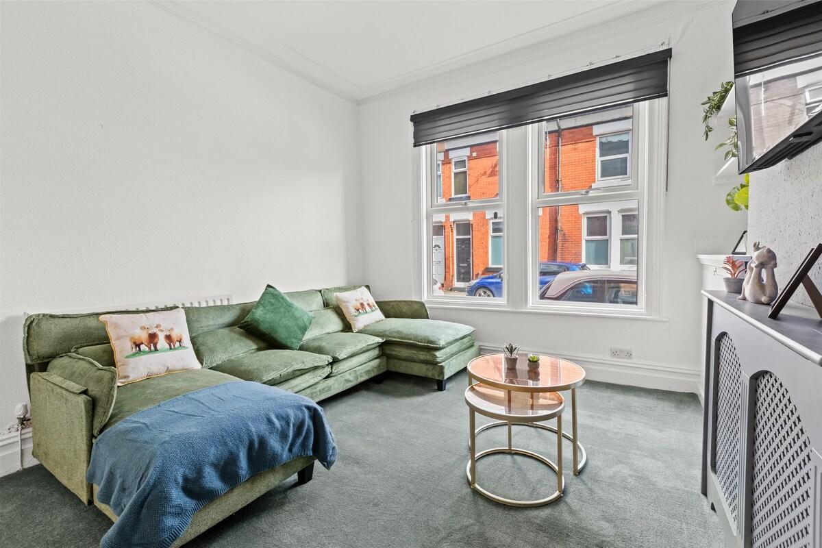 Winsick Residences Fallowfield up to 11 Guests4