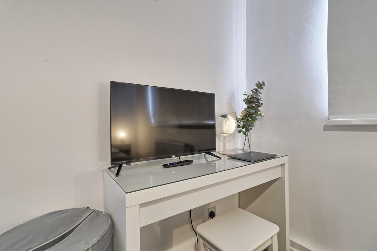 Beautifully Modern Retreat in Basildon With Garden3